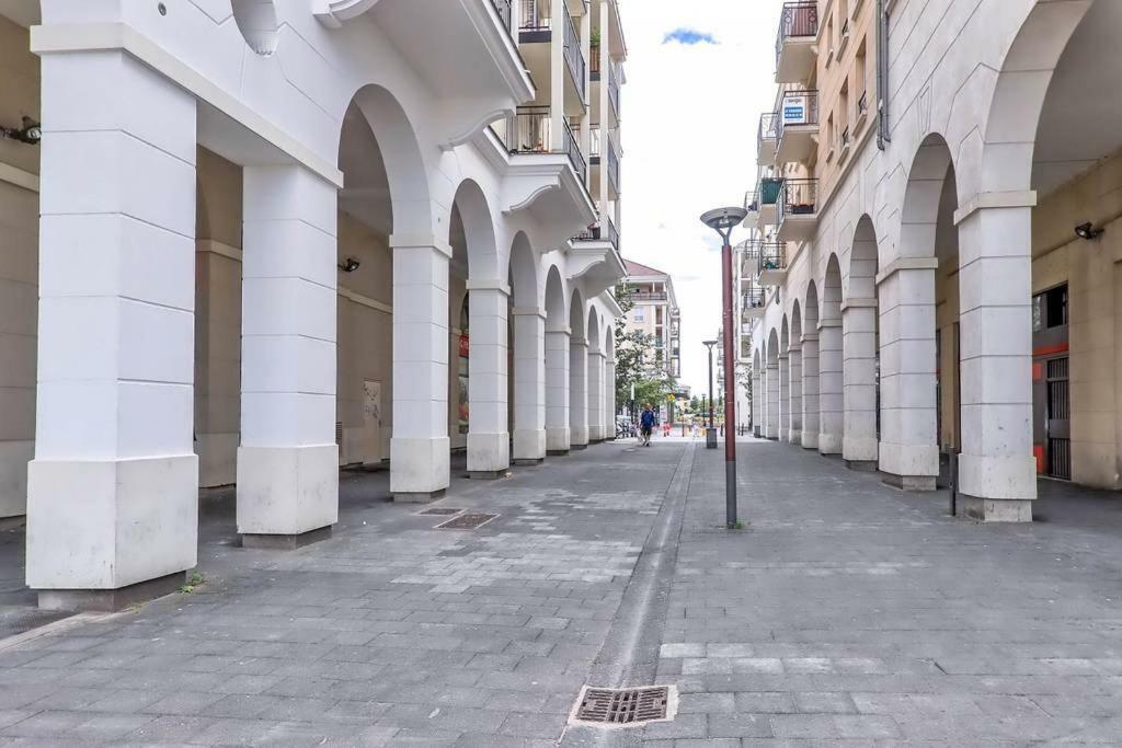 Studio Disneyland Paris 2 - Terrasse Bussy-Saint-Georges Bagian luar foto
